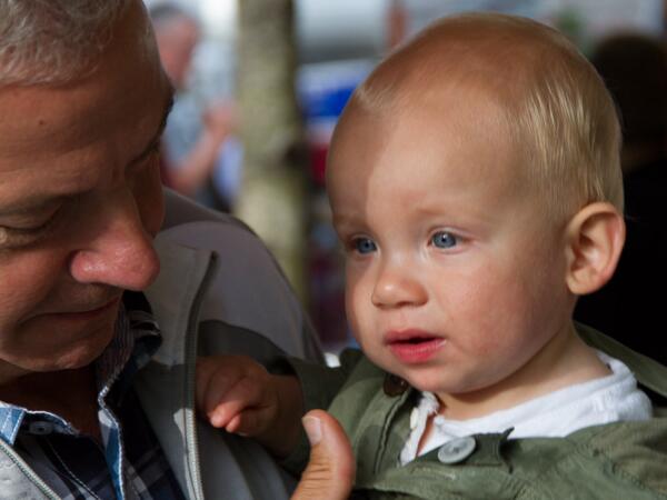 Tweet: Me and Little E http://t.co/K2RA7InS2Y